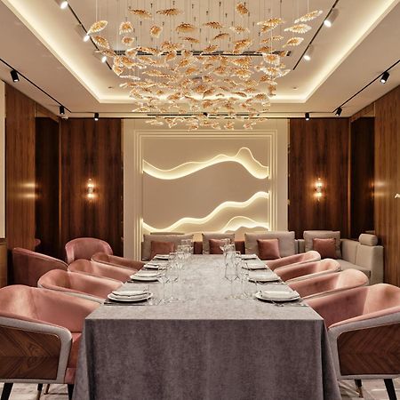 Hotel Crowne Plaza Tashkent By Ihg Esterno foto