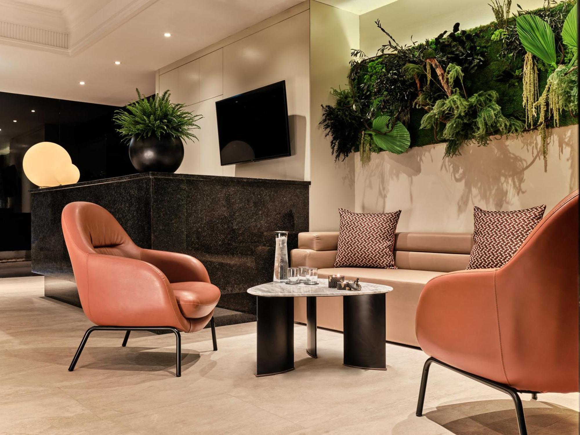 Hotel Crowne Plaza Tashkent By Ihg Esterno foto