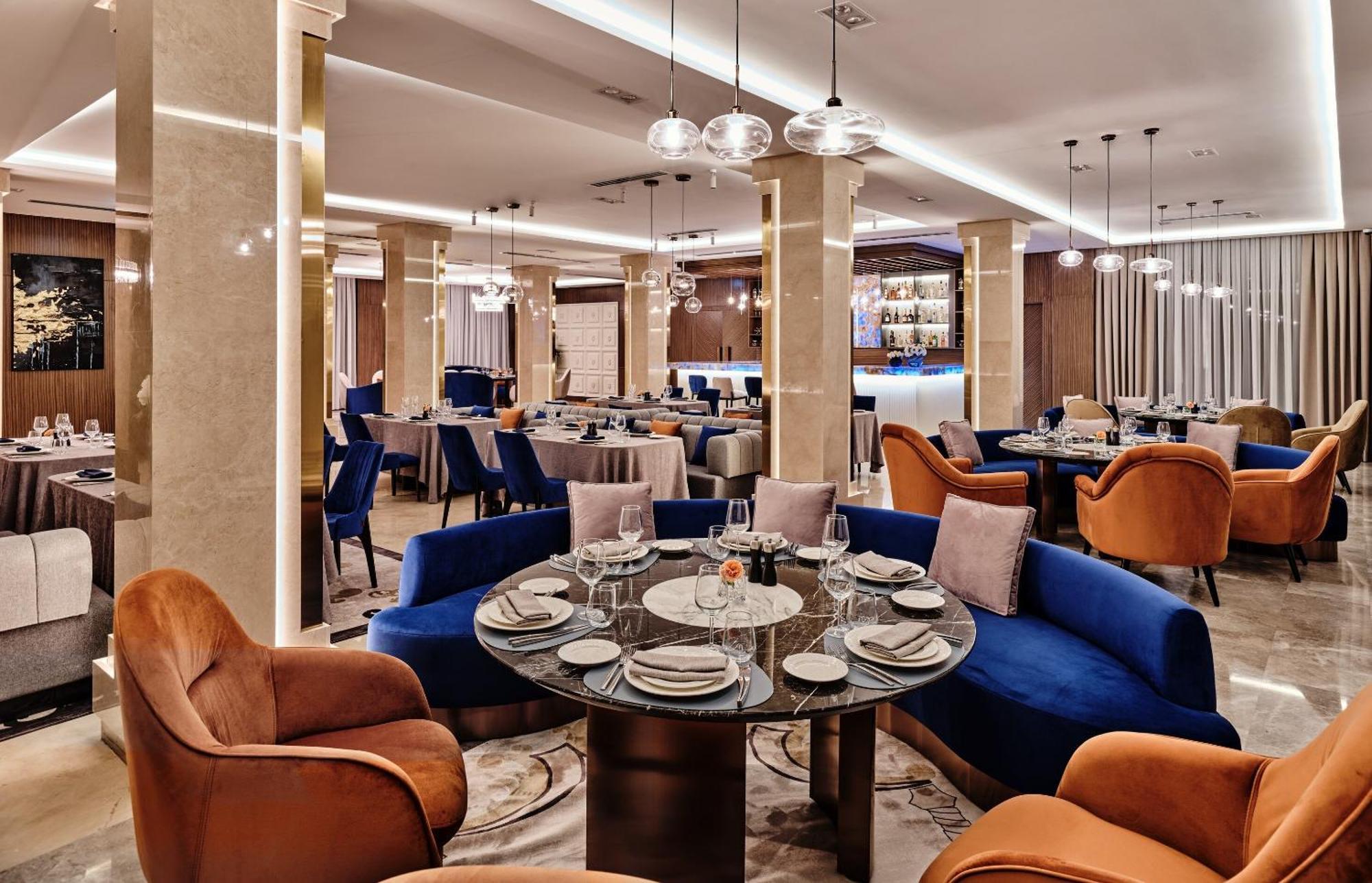 Hotel Crowne Plaza Tashkent By Ihg Esterno foto
