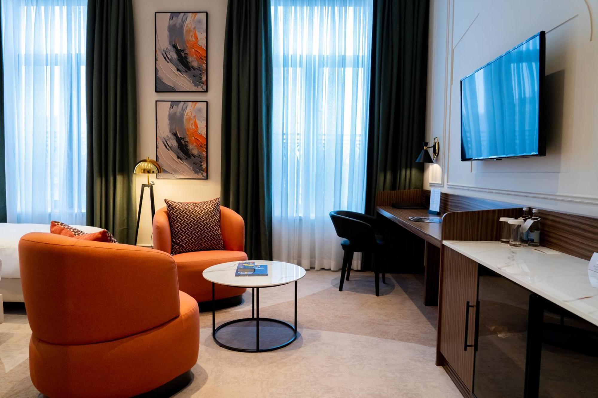 Hotel Crowne Plaza Tashkent By Ihg Esterno foto