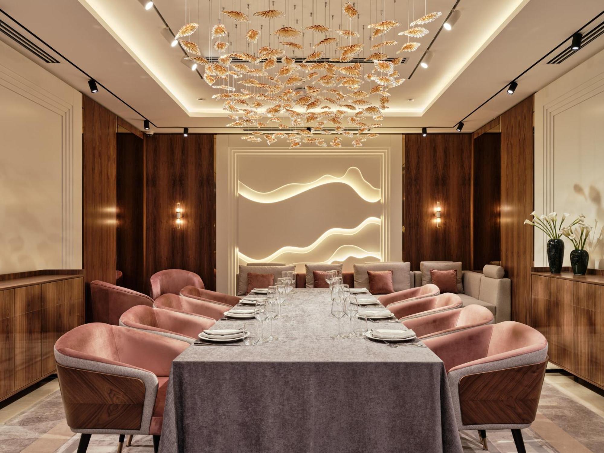 Hotel Crowne Plaza Tashkent By Ihg Esterno foto