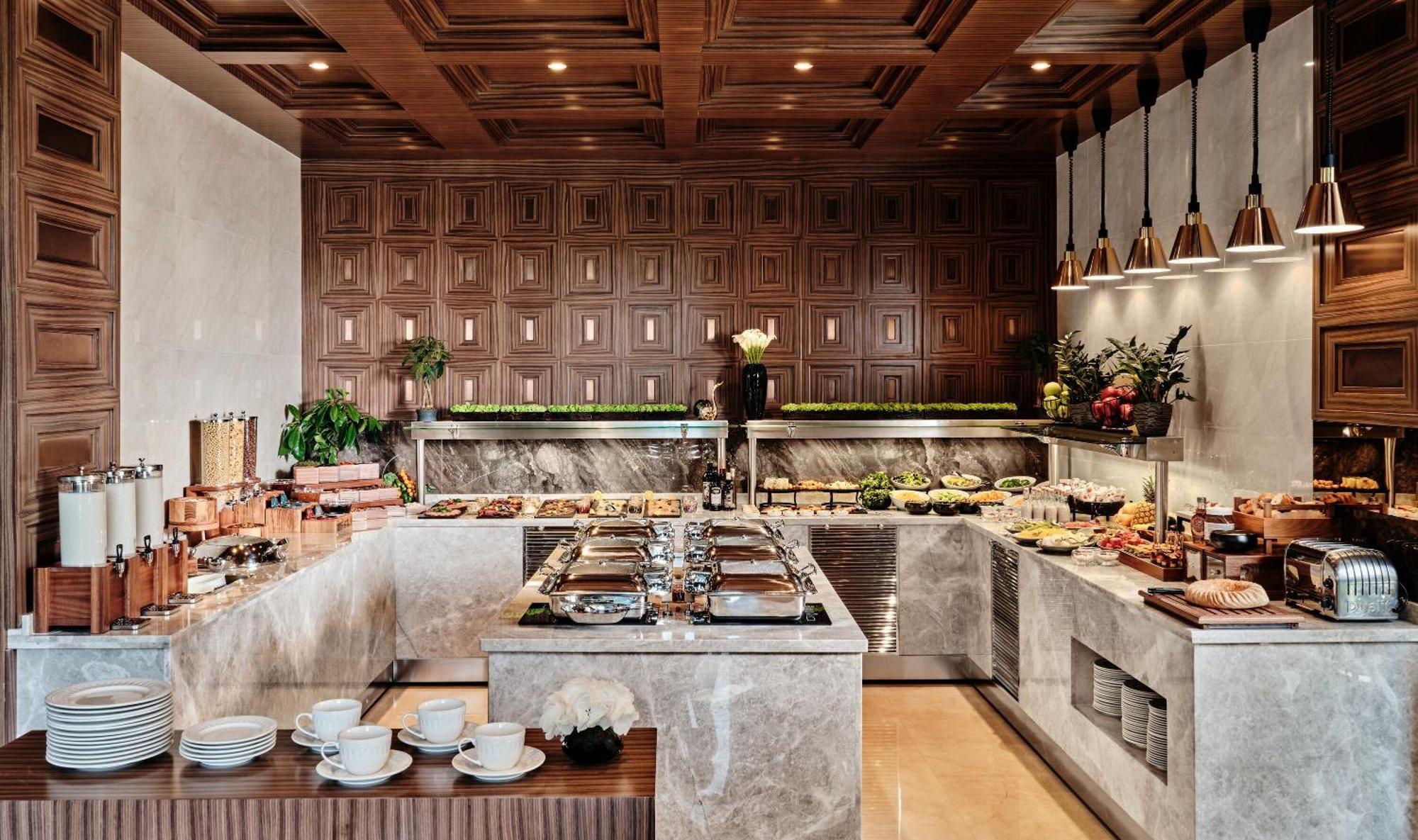 Hotel Crowne Plaza Tashkent By Ihg Esterno foto